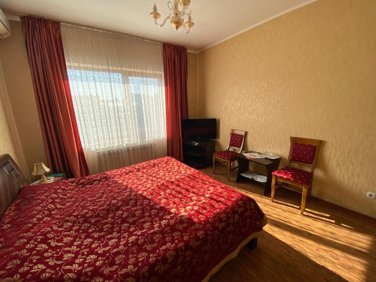 Готель «Вишневий Сад» Mukatschewo Exterior foto