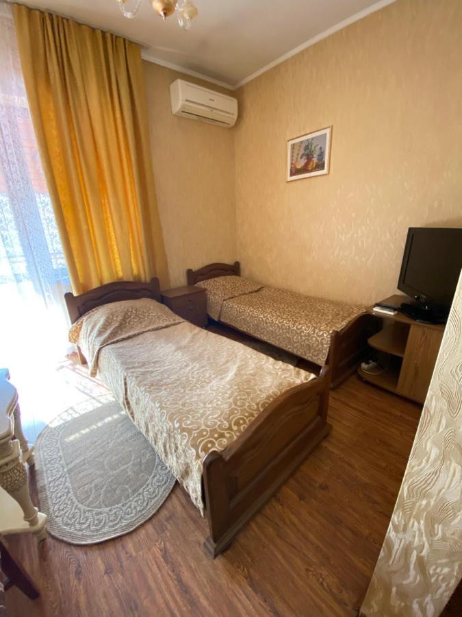 Готель «Вишневий Сад» Mukatschewo Exterior foto