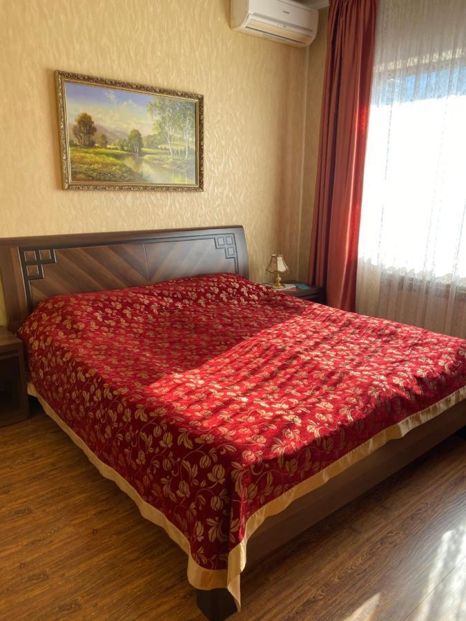 Готель «Вишневий Сад» Mukatschewo Exterior foto