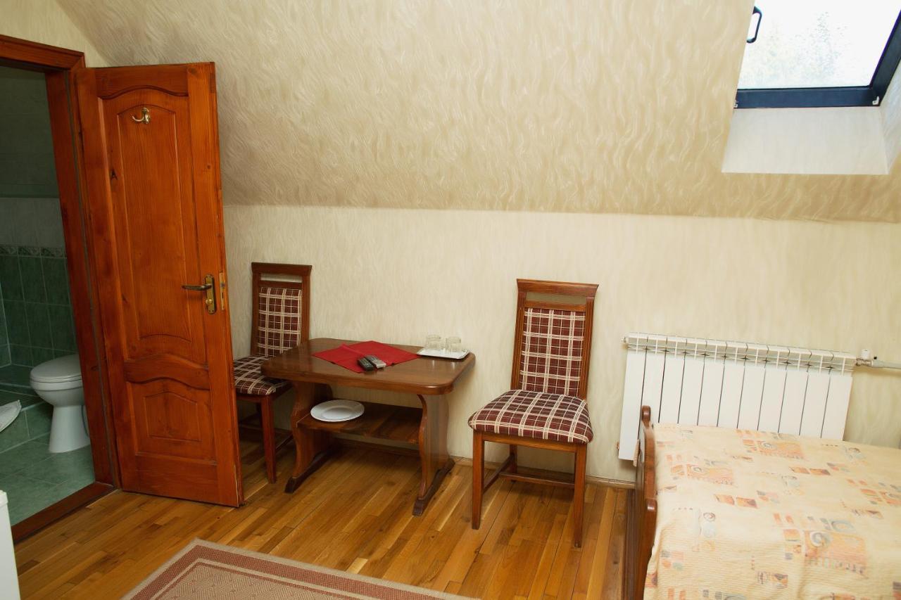 Готель «Вишневий Сад» Mukatschewo Exterior foto