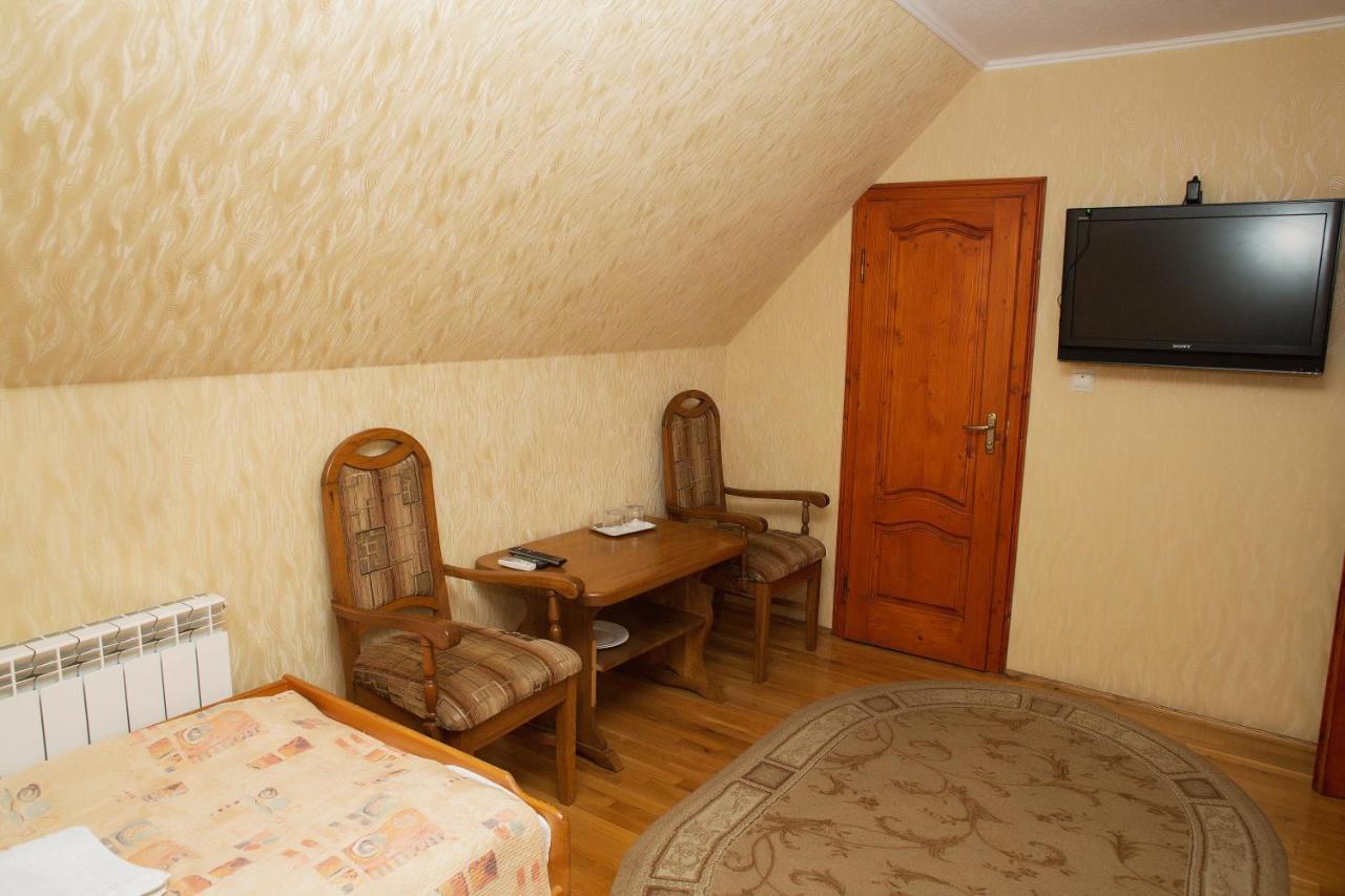 Готель «Вишневий Сад» Mukatschewo Exterior foto